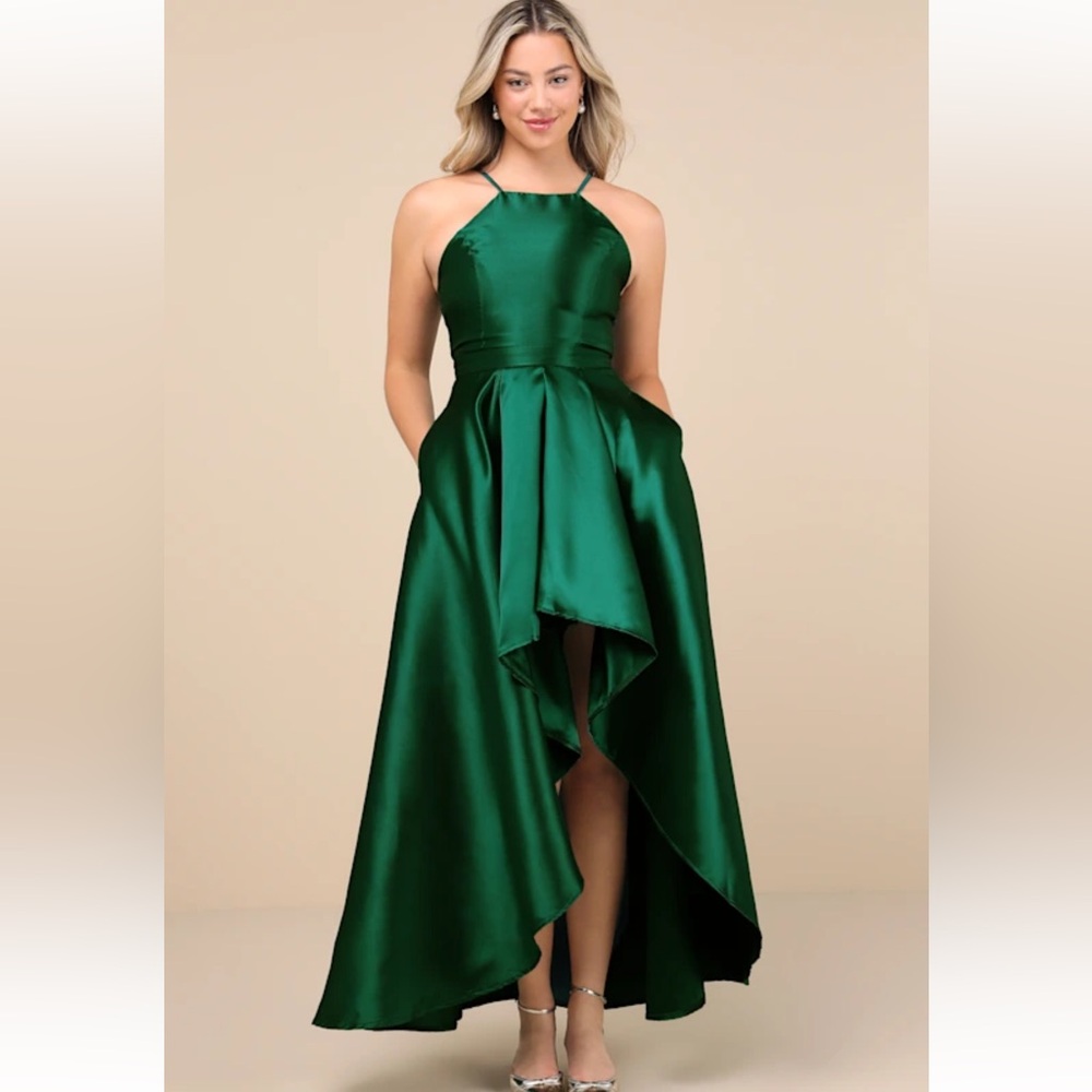 NWOT -Never worn Elegant Green Satin Evening Dress